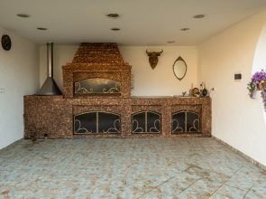Raj Guest House