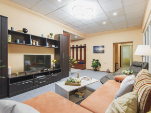 Квартира GM Apartments Стильная Трехкомнатная в центре рядом с МХАТ