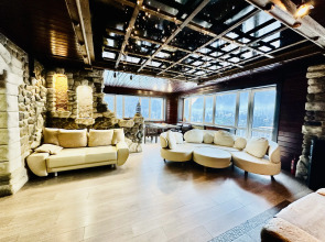 Квартира на Аланской, 25 "Пентхаус"