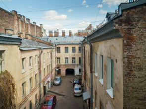 Апартаменты SREDNYAYA PODYACHESKAYA 6 APARTMENTS Просторные трехкомнатные апартаменты Park Lane Inn для 3-х взрослых