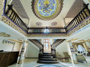 Отель Ayvan Plaza