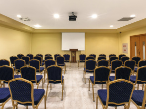 Отель Merit Crystal Cove Casino & SPA