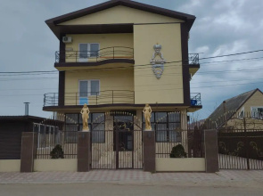 Nikol Delux Guest House