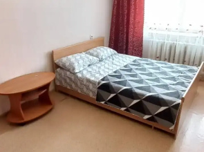 Apartamenty Dvuhkomnatnye na Lazurnoj 13