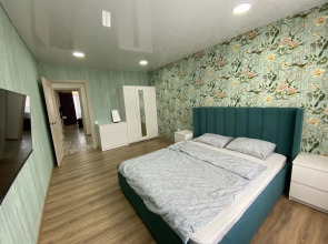 Квартира четырехкомнатная на Цюрупы, 84