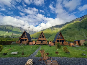 Chalet Kazbegi Spa Resort Cottages
