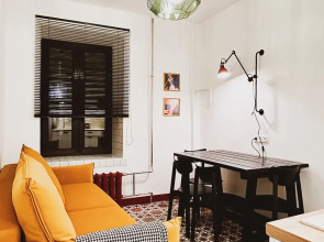 Квартира в тихом дворе с раздельными комнатами и с сауной на Невском