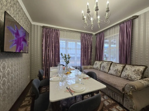 S Tremya Spalnyami I Vidom Na Goru Beshtau Private house