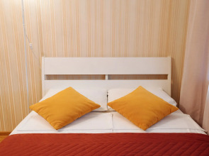 Апартаменты 9 ночей на Чкалова 48