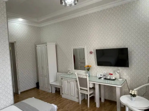 Отель Izumrud Palace