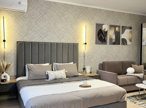 Dizajnerskaya Na Vzletke Ryadom S Torgovim Тsentrom Planeta Flat