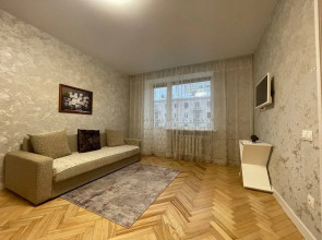 Uyutnye apartamenty na ulitse Myasnikova Flat