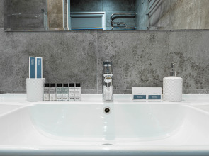 Апартаменты Lalapart Wooden Loft с дизайнерским ремонтом в ЖК Лайнер