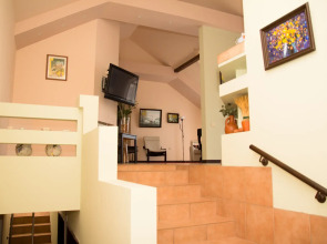 Апартаменты Лоял на улице 9-я Линия 14