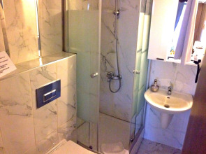 Отель Naz Wooden House Inn