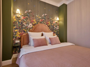 Апартаменты ЕвроУют Уникальные яркие дизайнерские