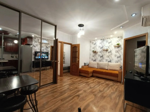 Квартира на 6 гостей в центре города на Поющих фонтанах