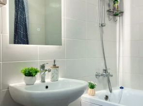 Апартаменты Sunny Days Apartment Оранж Парк 13