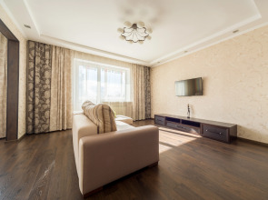 Квартира Тёплая солнечная возле БЦ Первая Башня