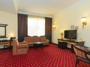 Отель Millennium Airport Hotel Dubai