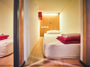 Отель Prince Theatre Heritage Stay