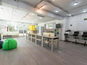 Хостел Молодой