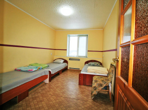 Komandnaya Na Energetikov 4k Kvartira Posutochno Kirishi Lodging House