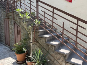 Komitas Guest House