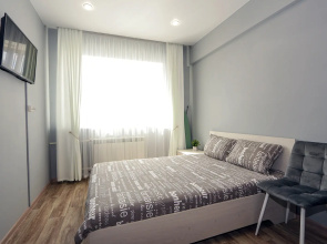 V Shelekhove 13 Flat