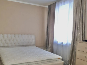 Odnokomnatnaya Ryadom S Monastyrem Flat