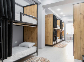 Хостел Safarov's Family Hostel