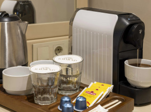 Отель Raymond Old City