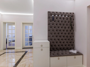 Апартаменты AURA с панорамными окнами и видом на горы