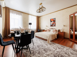 U Kazanskogo sobora i doma Zinger 8 gostey Apartments