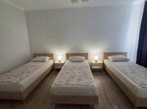Uyutnye dvukhkomnatnye apartamenty dlya semi ili kompanii Apartments
