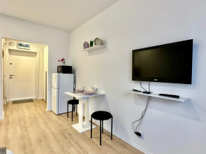 Апартаменты Истоман Студия вид на пруд