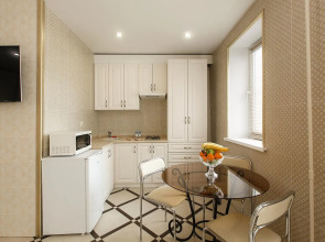 Апартаменты на Ухтомского 8