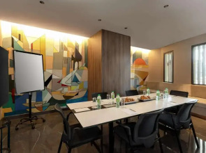 Отель Hyatt Centric Jumeirah Dubai