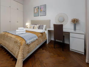 Апартаменты 4-комнатные HomeApart К.Маркса, 30