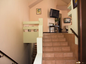 Апартаменты Лоял на улице 9-я Линия 14