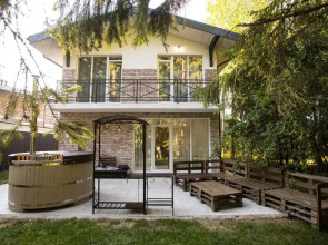 U Reki S Baney Private house