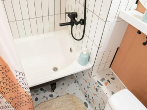 Квартира мини-студия со вторым ярусом у парка с озерами