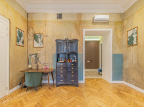 Апартаменты с Видом на Невский