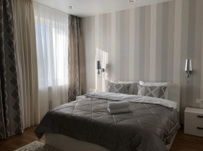 Апартаменты 4-комнатные HomeApart Сторожовская, 6