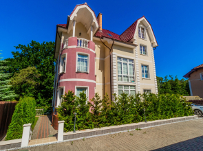 Na Pionerskoy 6b Flat