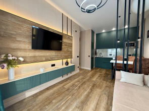 Novaya S Potryasayuschim Vidom Iz Okna Na Gorod Flat