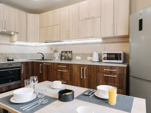 Апартаменты 9 ночей с видом на речку на Коммунальной 1