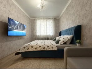 Dvukhkomnatnaya Dlya Bolshoy Semyi Ryadom S Vershinoy Plazoy Flat
