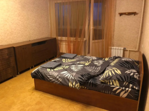 Dukat U Zelenogradskogo Lesoparka I Ozera Flat