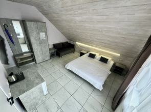 Гостевой Дом Five-story с бассейном